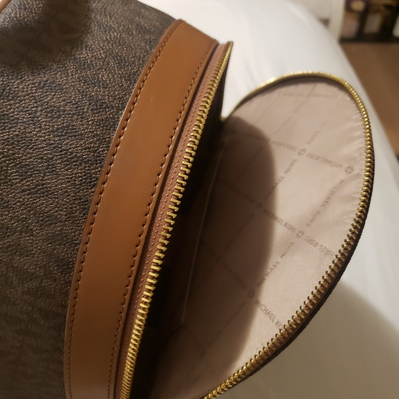 NEW MICHAEL KORS KENLY MEDIUM BACKPACK BROWN SIGNATURE COLOR - Picture 4 of 14